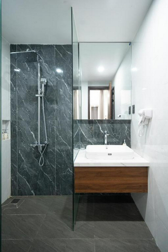 Bathroom 5, Eden Hue Hotel, Huế