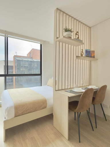 Room 4, Quadro by Weeki, Santafé de Bogotá