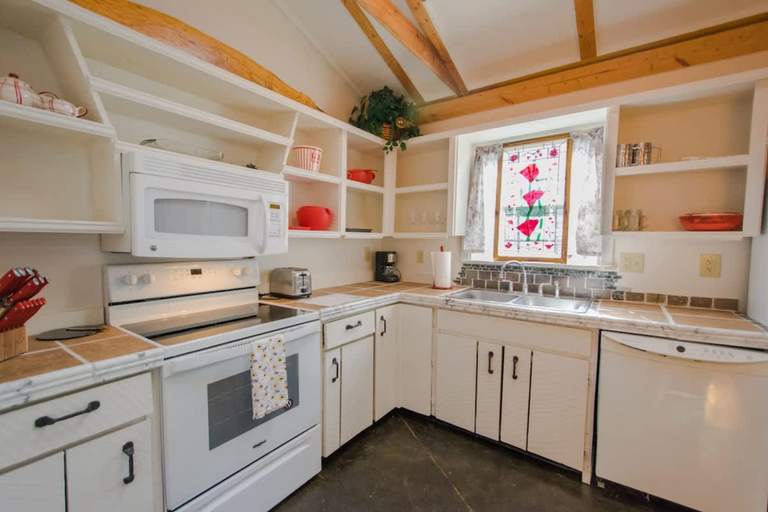 Room 4, Artsy 2bdr Cottage w Free Tix 5 Min to Main St, Henderson