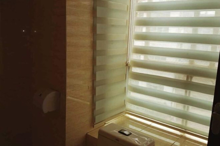 Bathroom, Yongheng Business Hotel, Baise