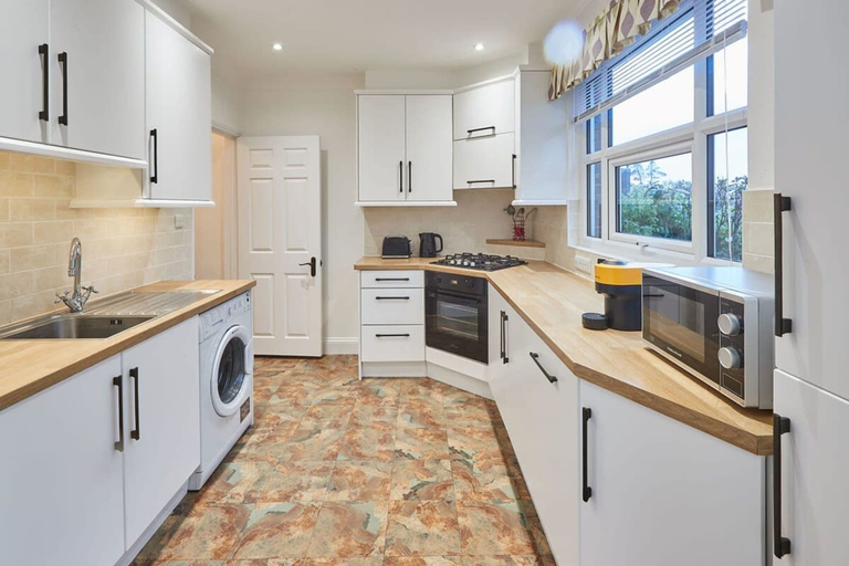 Room 5, Host Stay Thamesview, Surrey