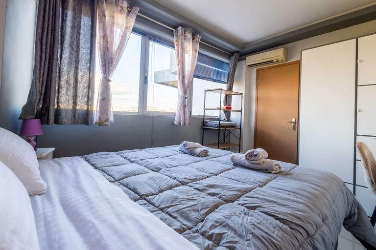 Room 5, Nancy View Apartment - Right Next to the Airport, Attica