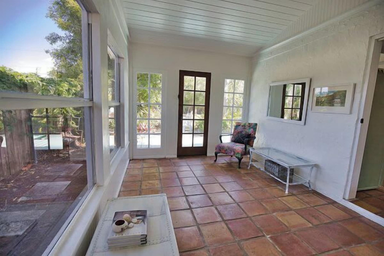 Room 3, Pet Friendly Firepit Minutes to Beach Sleeps 6, Sarasota