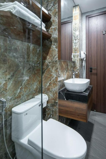 Bathroom 5, Eden Hue Hotel, Huế
