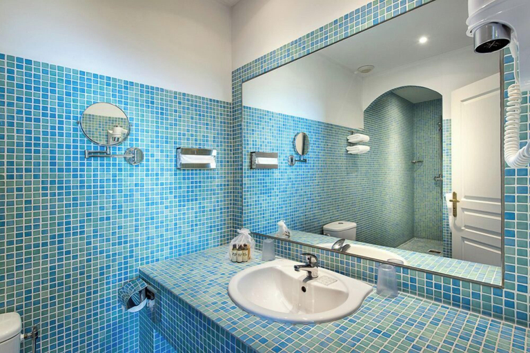 Bathroom 4, Hotel Chateau De La Tour, Alpes-Maritimes