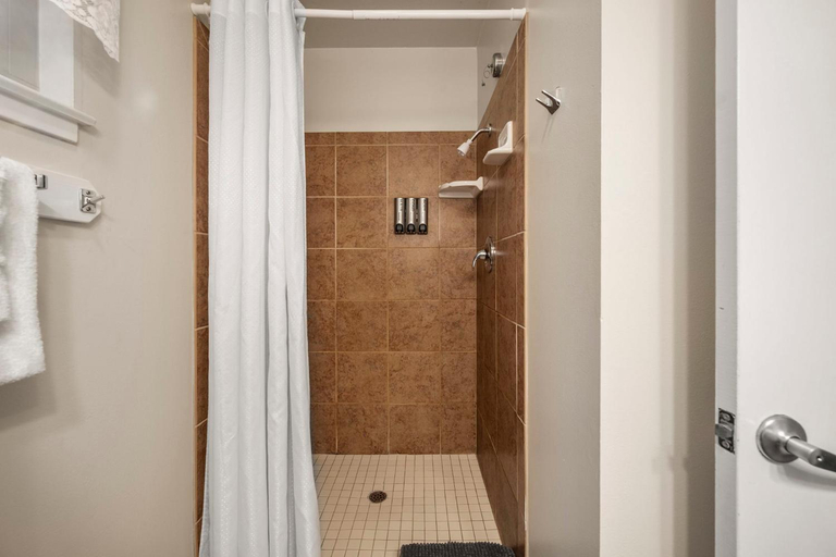 Bathroom 3, Arnold Meadowmont Lodge, Calaveras