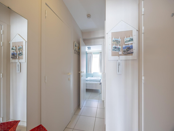 Others 5, Well-maintained apartment with sea view, West-Vlaanderen