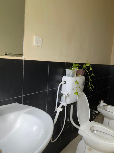 Bathroom 2, NimSri Villa by Prazzventures, Weligama