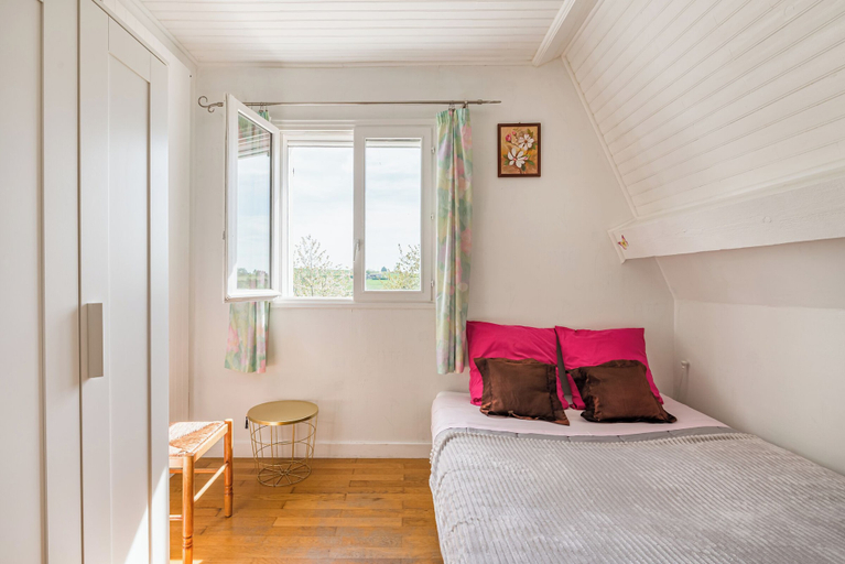 Bedroom 5, L'Escale Du Loup Blanc, Loire