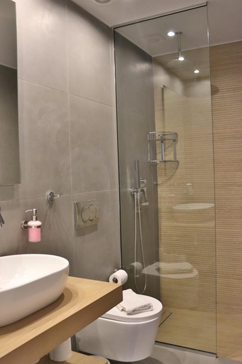Bathroom 5, 9 Muses, Crete