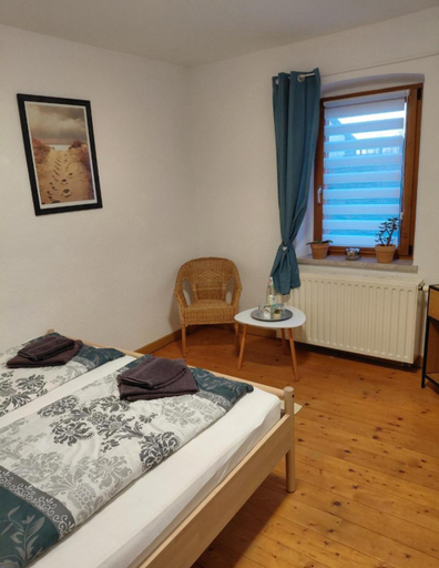 Bedroom 4, Einkehr zur Rennstrecke, Sächsische Schweiz-Osterzgebirge