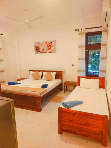 Bedroom 3, Blueray Villa, Akmeemana