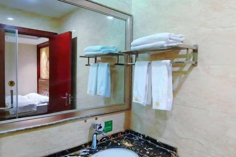 Bathroom 3, Klamar Law Rode Hotel, Karamay