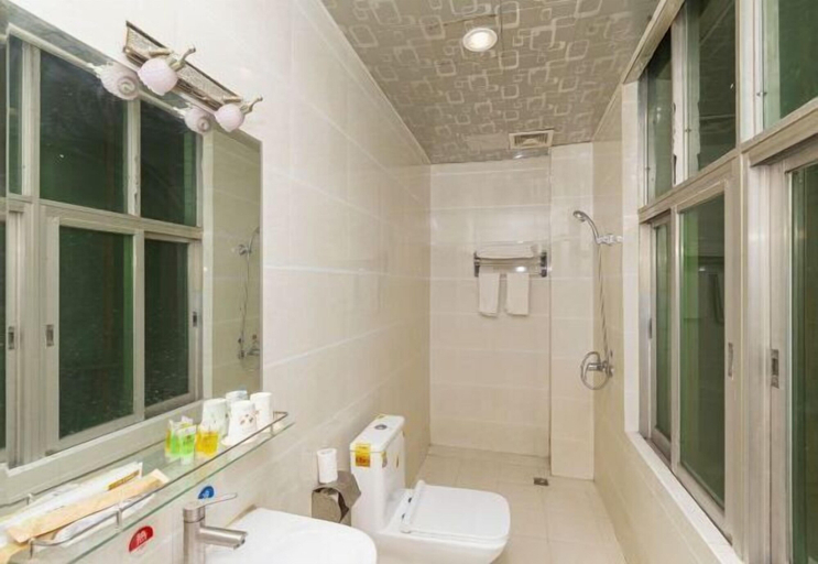 Bathroom 5, Yiyuan Hotel, Shenzhen