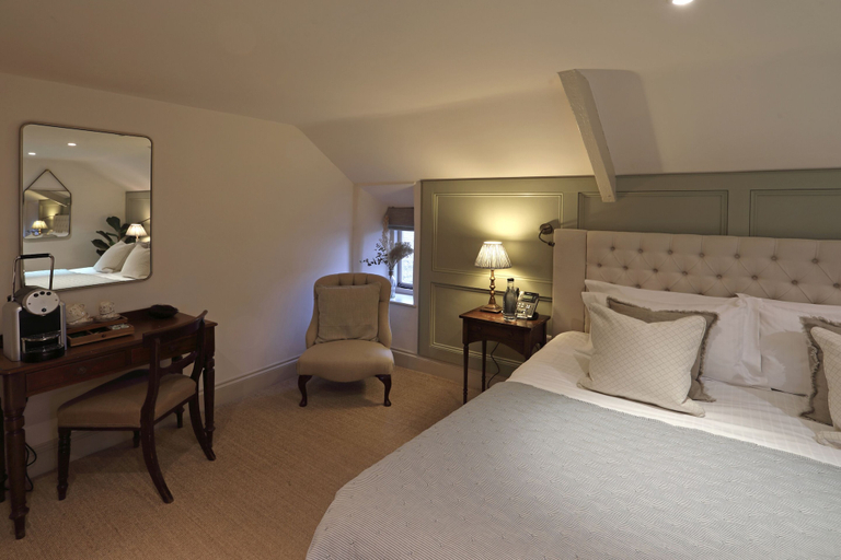 Bedroom 2, The Feathered Nest Country Inn, Gloucestershire
