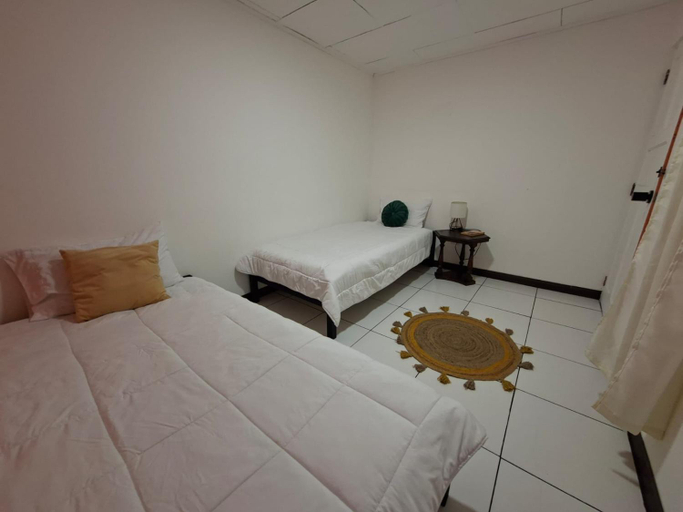 Bedroom 2, Lolas Hostal Hab Individual 6 - 8 Bano compartido, San José
