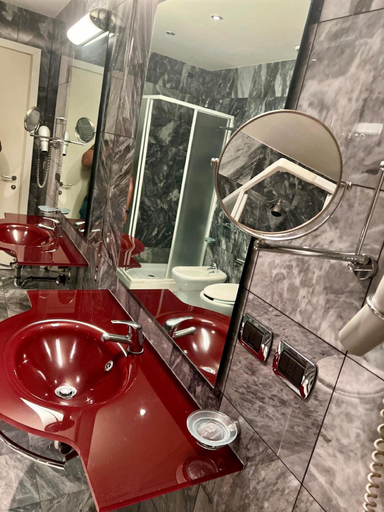Bathroom 4, Hotel La Fenice, Catania