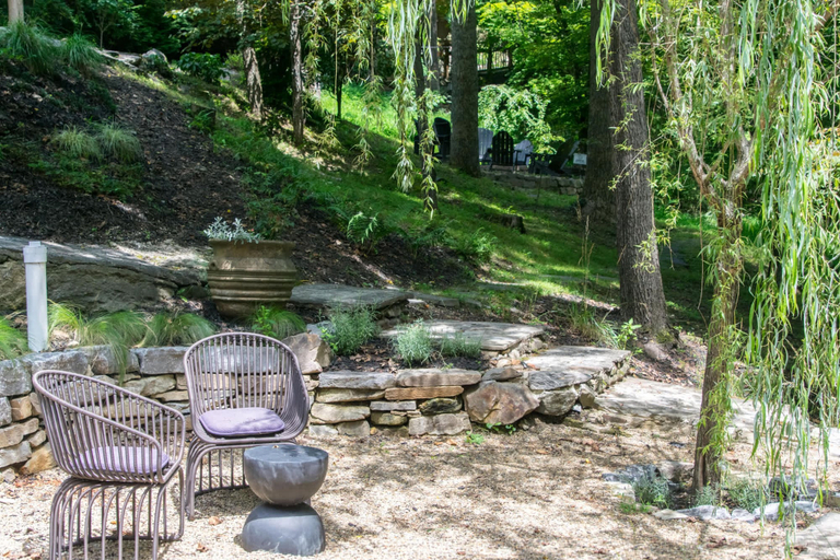 Room 3, Luxe 3BR w Private Waterfall 15 min to Town, Henderson