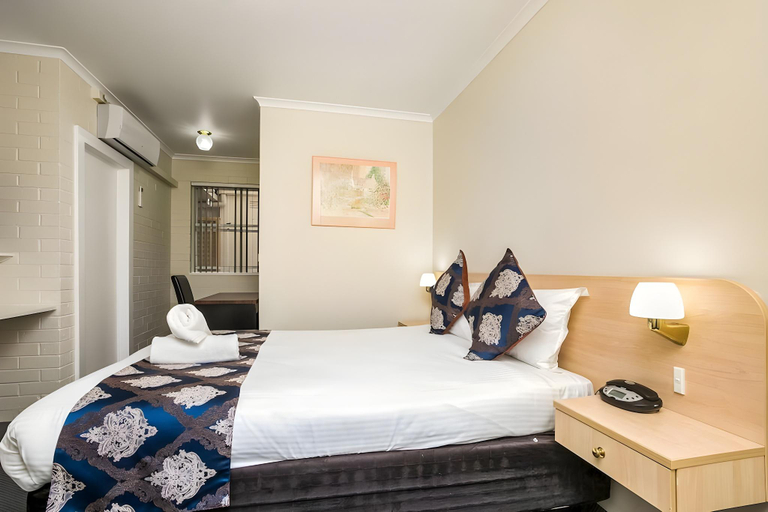 Bedroom 2, North Shore Hotel, Sydney