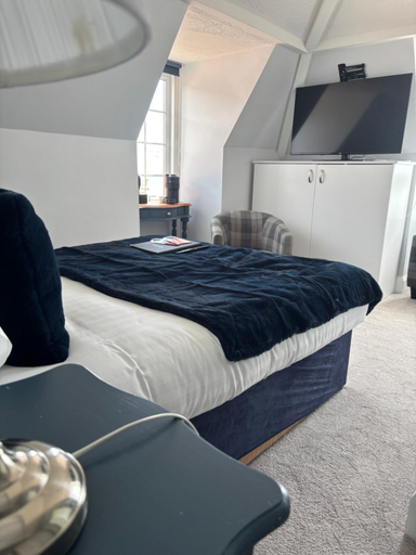 Bedroom 2, Navigator Hotel, West Sussex