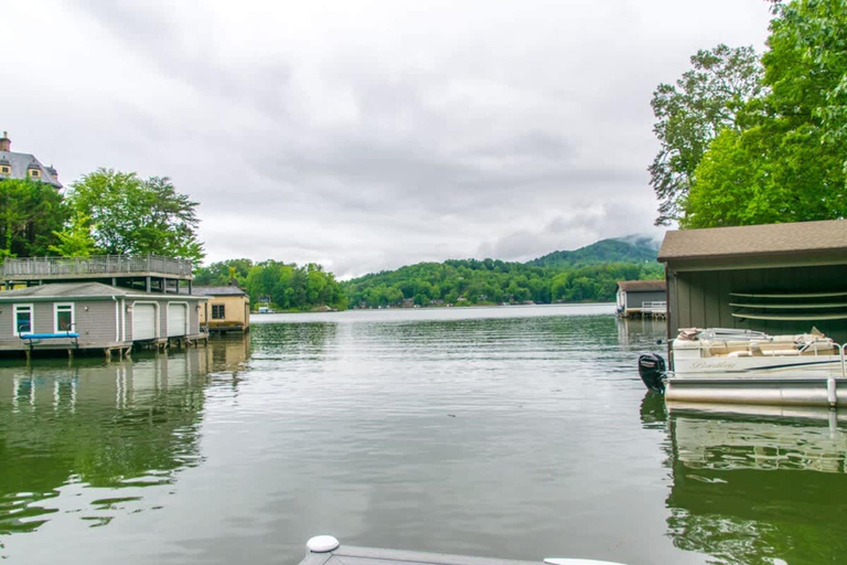 Room 5, Epic 5BR w Double Living Areas On Lake Lure, Rutherford
