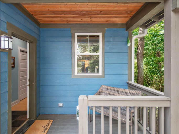 Room 4, Cozy 2BR Townhouse w Deck Walk to W Asheville, Buncombe
