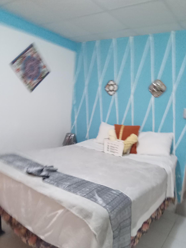 Bedroom 2, The Red Hut Inn