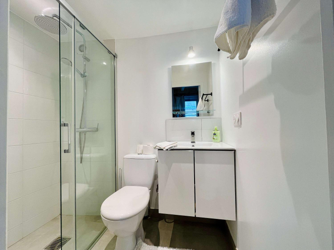 Bathroom 3, La Bonne Brise, Calvados