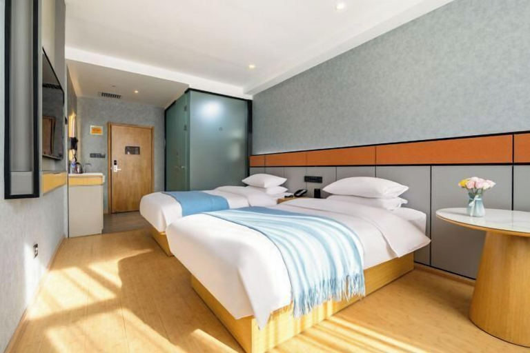Bedroom 3, OTA short name: Mingyang Hotel (Taiyuan South Railway Station · Shanxi University Branch), Taiyuan