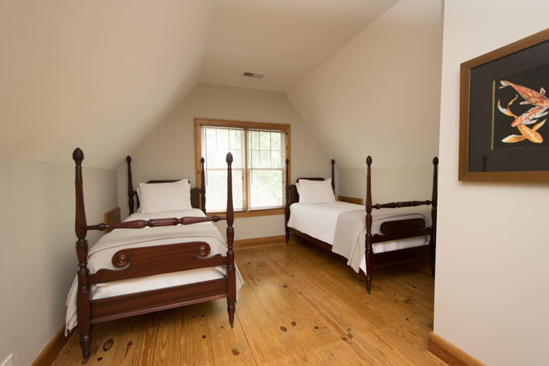 Room 4, Lakefront 3BR w Private Dock Firepit Free Tix, Polk