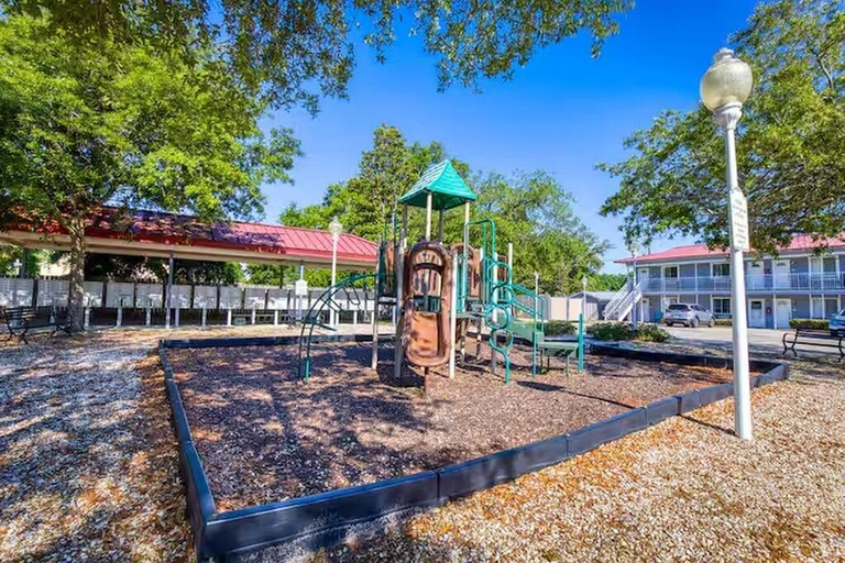 Children's area, Seashell and Sand Studio, Harrison