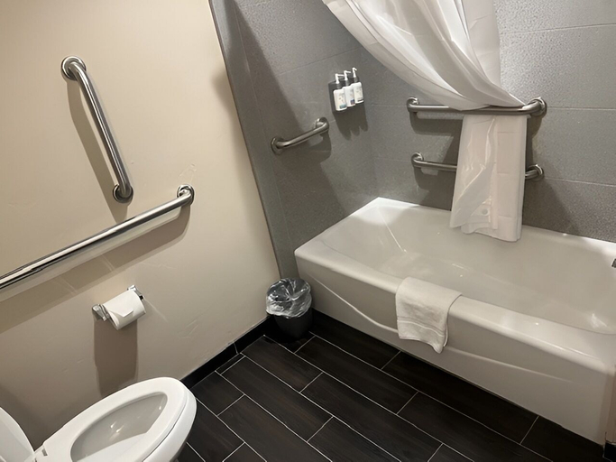 Bathroom 3, Garner Hotel Page - Lake Powell Area by IHG, Coconino