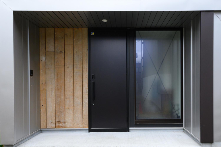 Others 4, D plus one doors, Otaru