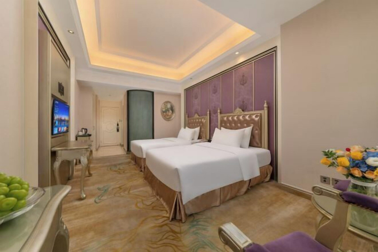 Bedroom 3, Vienna International Hotel, Changsha