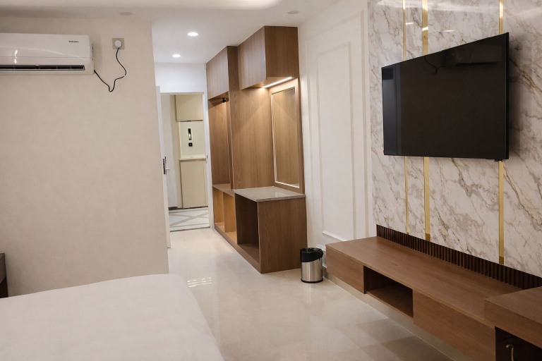 Room 3, SILKWOOD, Dehradun