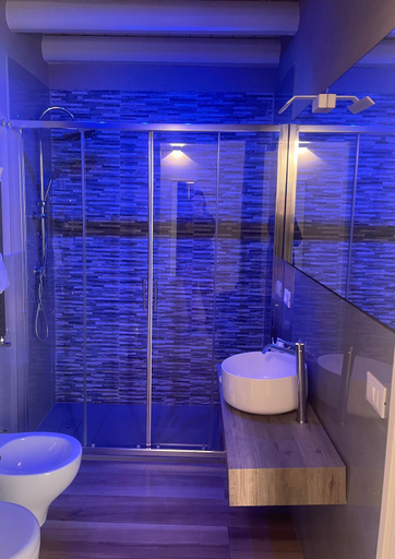 Bathroom 3, La Terrazza su Dante Rooms, Palermo