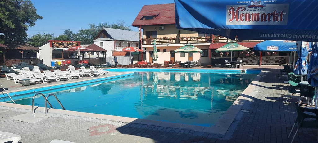 Pool 2, Popas Turistic Zavoiul, Cosmesti