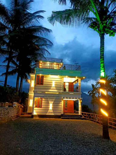 Exterior & Views