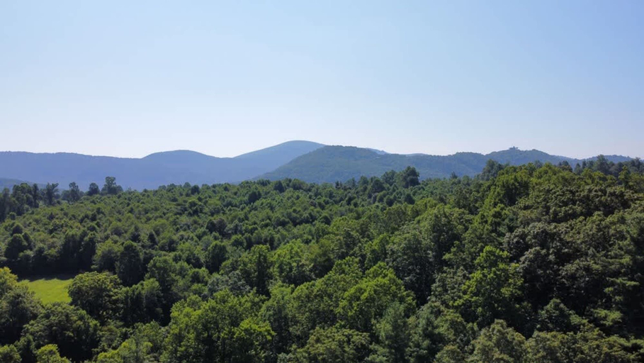 Room 5, Charming 2BR w Firepit Mountain Views, Henderson
