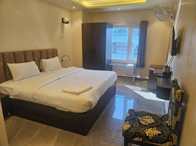 Room 3, Shahenshah Hotel, Kaushambi