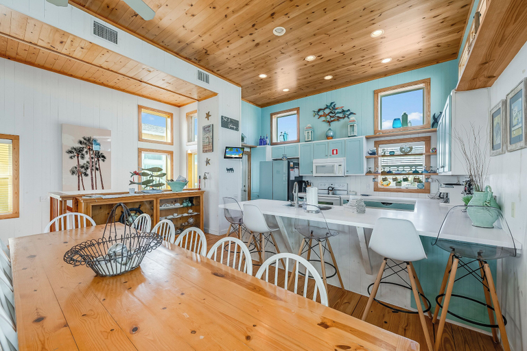 Private kitchen 3, 2525 S. 11th ST - New Wave Rentals, Nueces