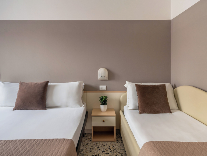 Bedroom 2, Vibe Hotel, Rimini