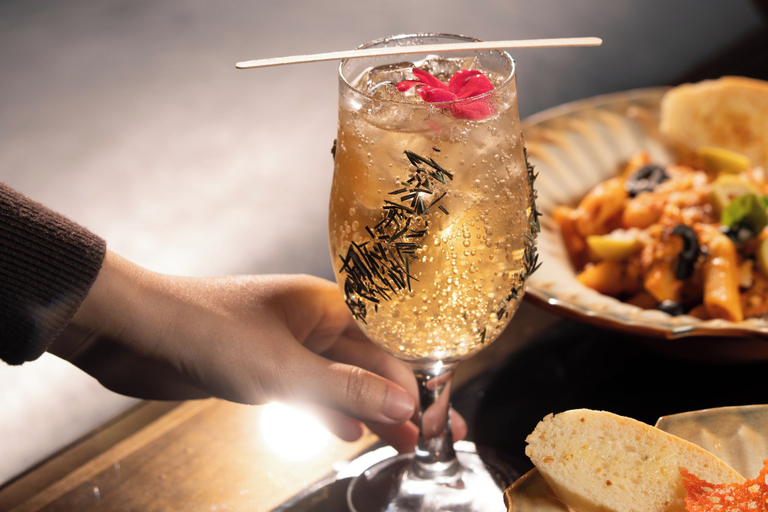 Food and drink 4, ELIVAAS prive The Royce Lilly Luxe 4 BHK, Solan
