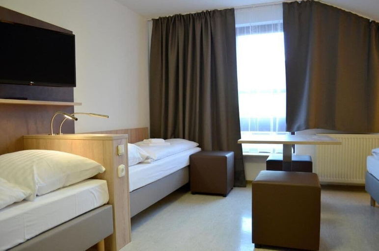 Bedroom 3, Hana Aparthotel, Stormarn