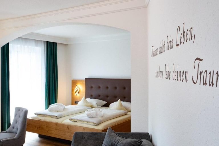 Bedroom 3, Gräfliches Hotel Alte Post, Rottal-Inn