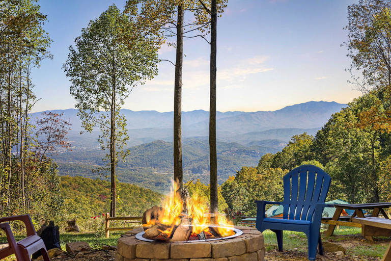 Garden view, Majestic Horizon by Ghosal Lodging, Sevier