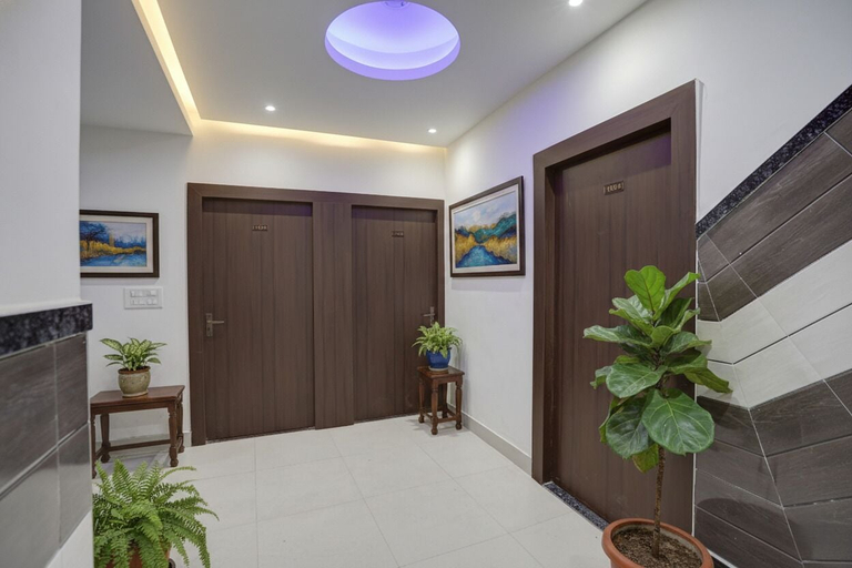 Lobby 2, Fabhotel Ivory Loft, Gautam Buddha Nagar