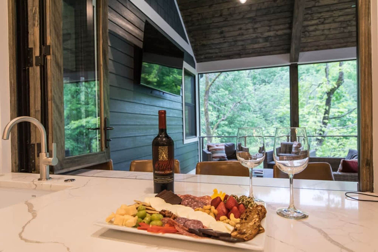 Room 2, Epic 5BR w Double Living Areas On Lake Lure, Rutherford