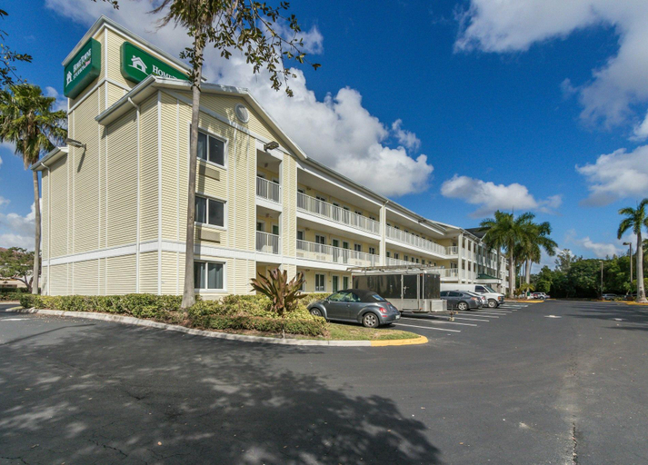 Exterior & Views 1, HomeTowne Studios Fort Lauderdale, Broward