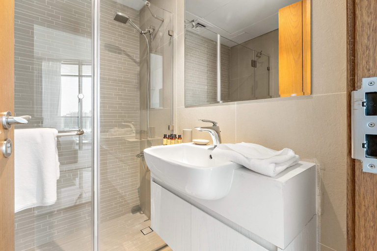 Room 5, Silkhaus Spacious 2bdr Stay in Julphar Tower, Abu Dhabi City